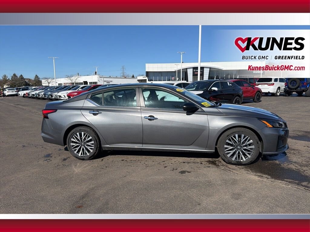 Used 2025 Nissan Altima SV