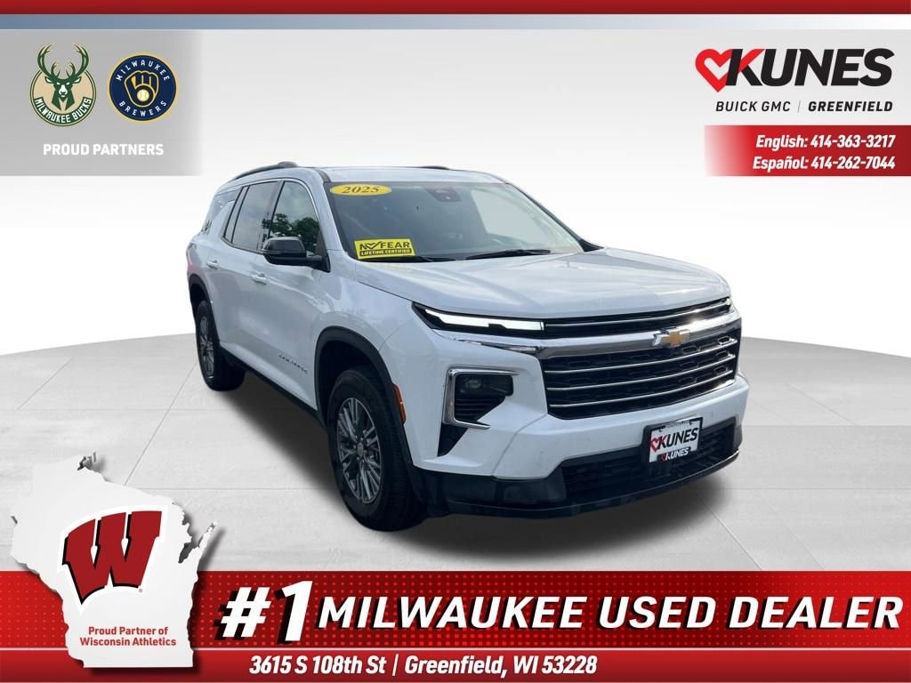Used 2025 Chevrolet Traverse LT SUV