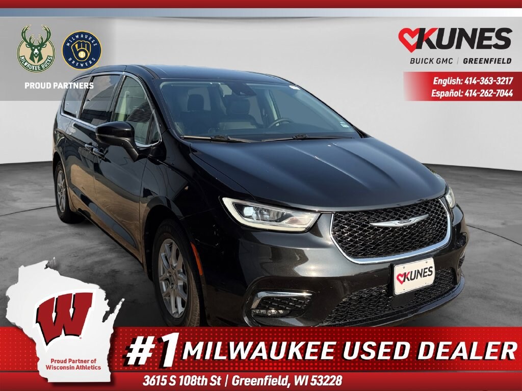 Used 2023 Chrysler Pacifica Touring L