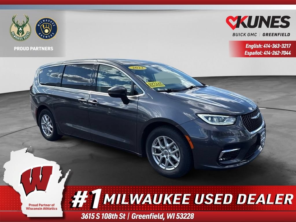 Used 2023 Chrysler Pacifica Touring L