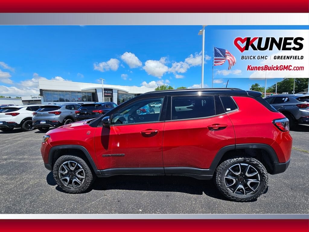 Used 2025 Jeep Compass Trailhawk