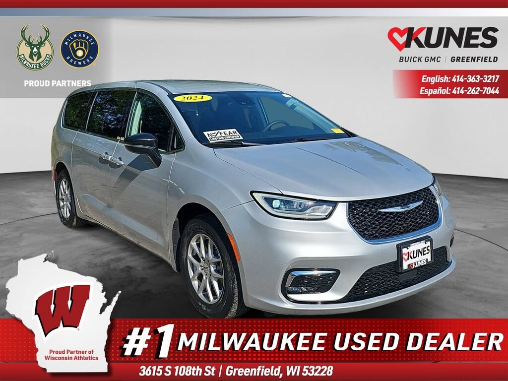 Used 2024 Chrysler Pacifica Touring L