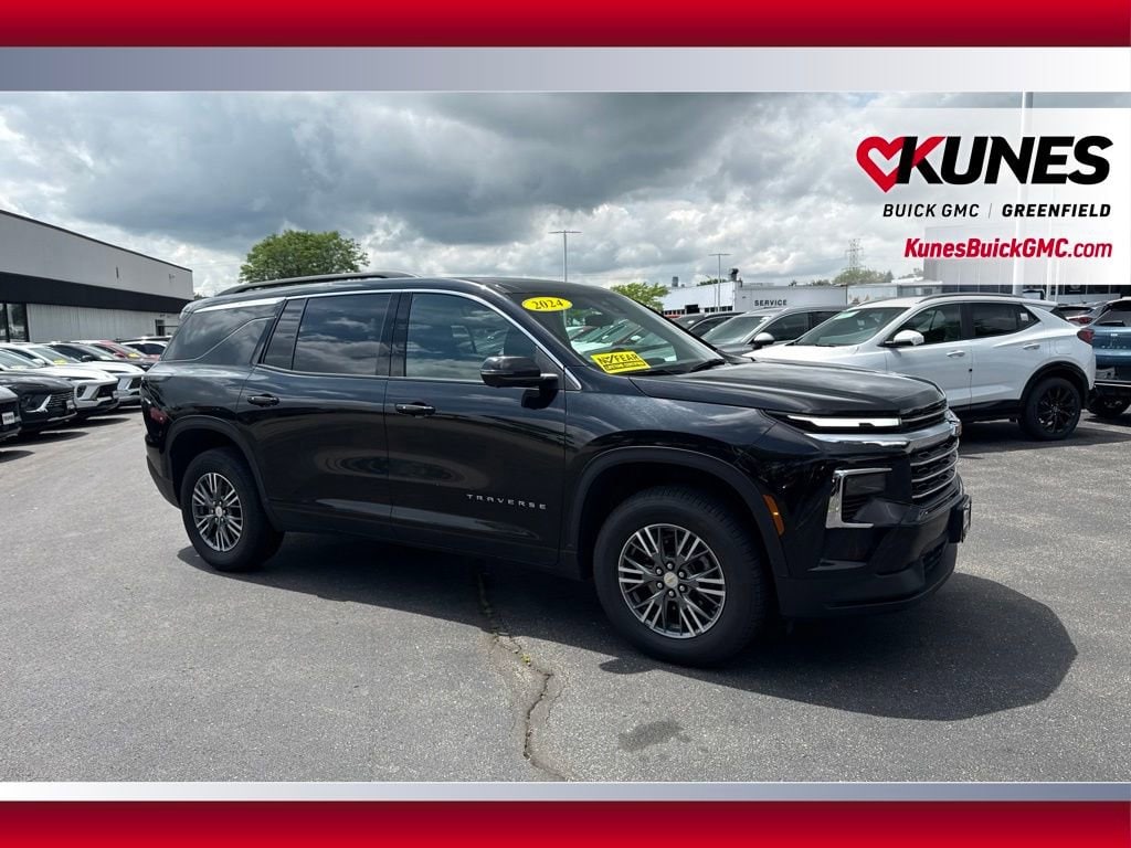 Used 2024 Chevrolet Traverse LT SUV