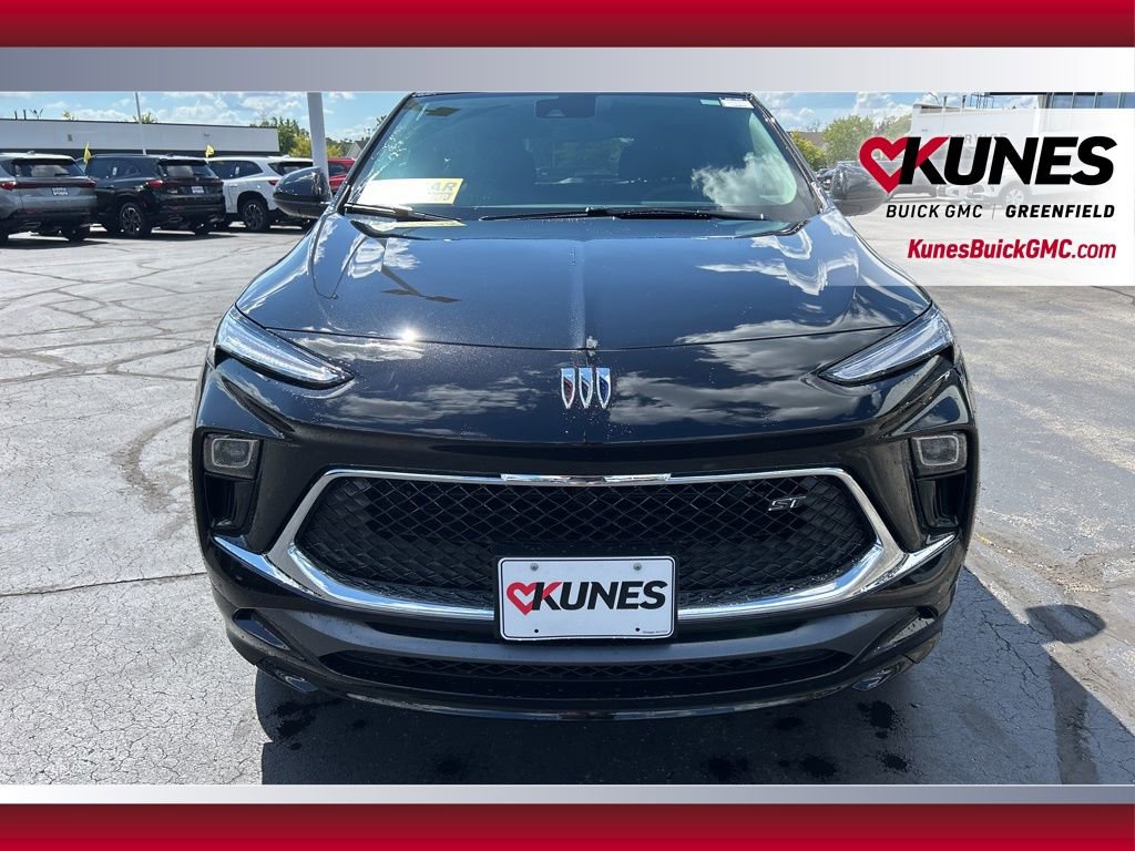 2026 Buick Encore GX Sport Touring photo 2