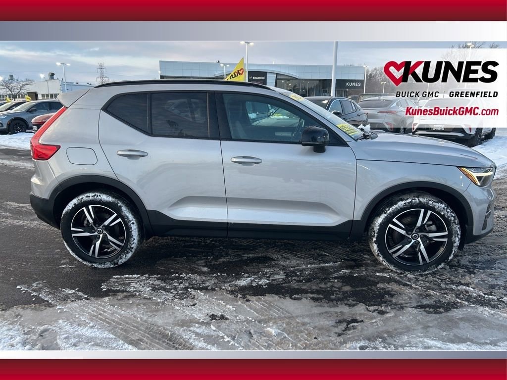 Used 2024 Volvo XC40 Core Bright Theme