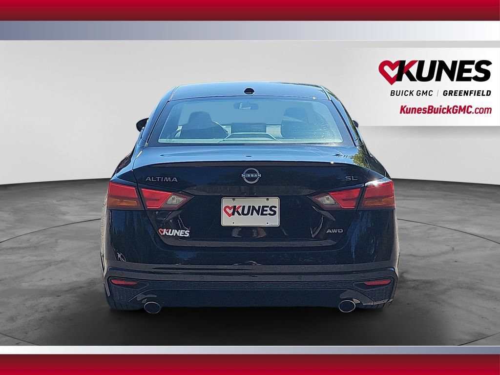 2024 Nissan Altima SL - Photo 9