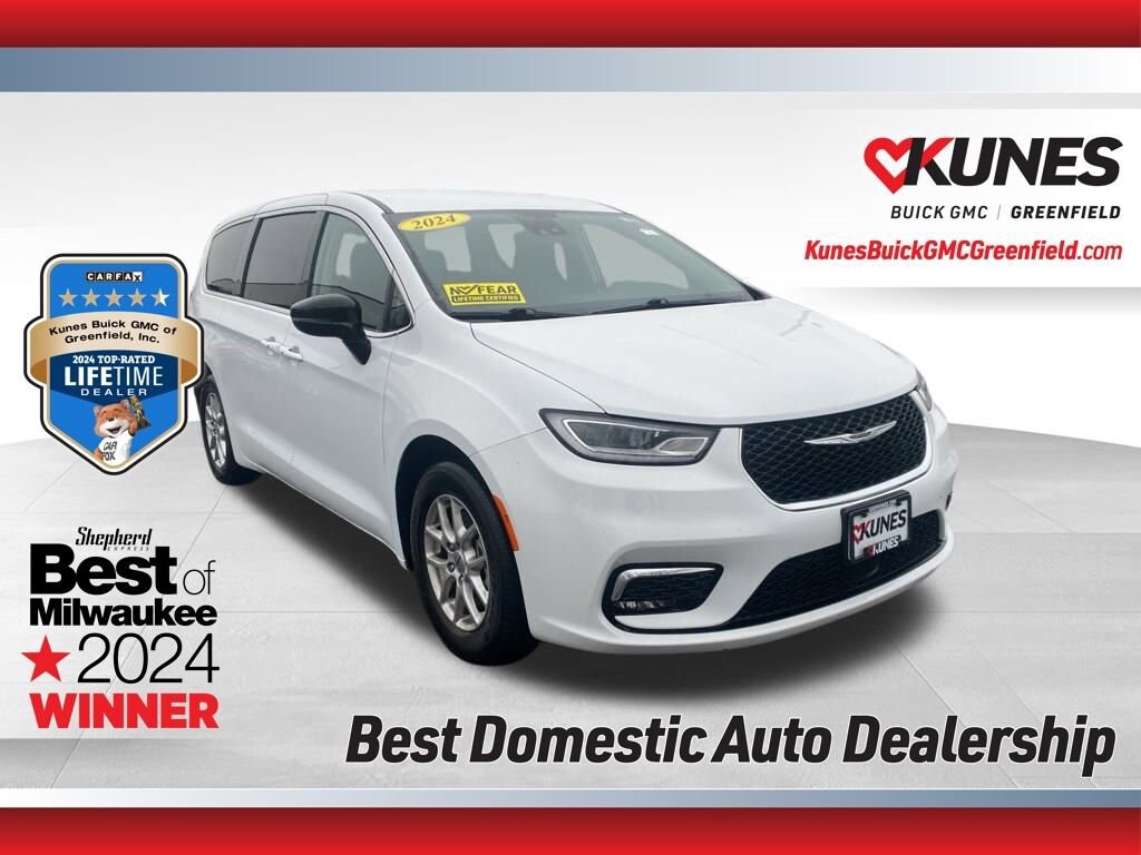 Used 2024 Chrysler Pacifica Touring L