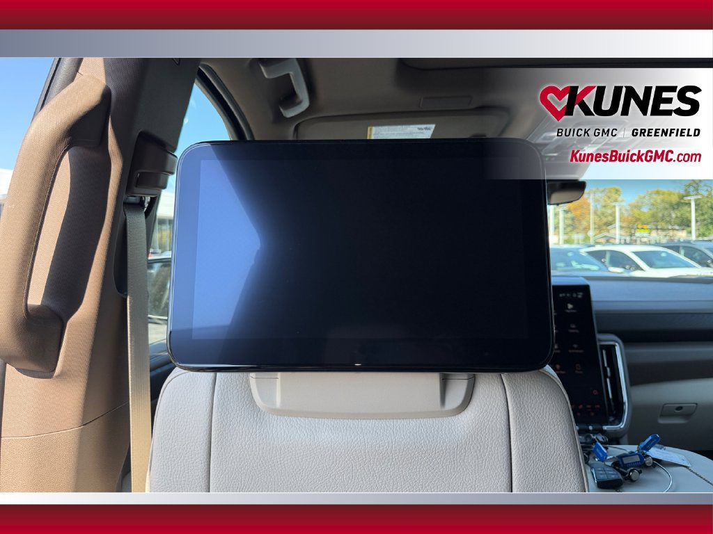 2027 GMC Yukon Denali - Photo 38