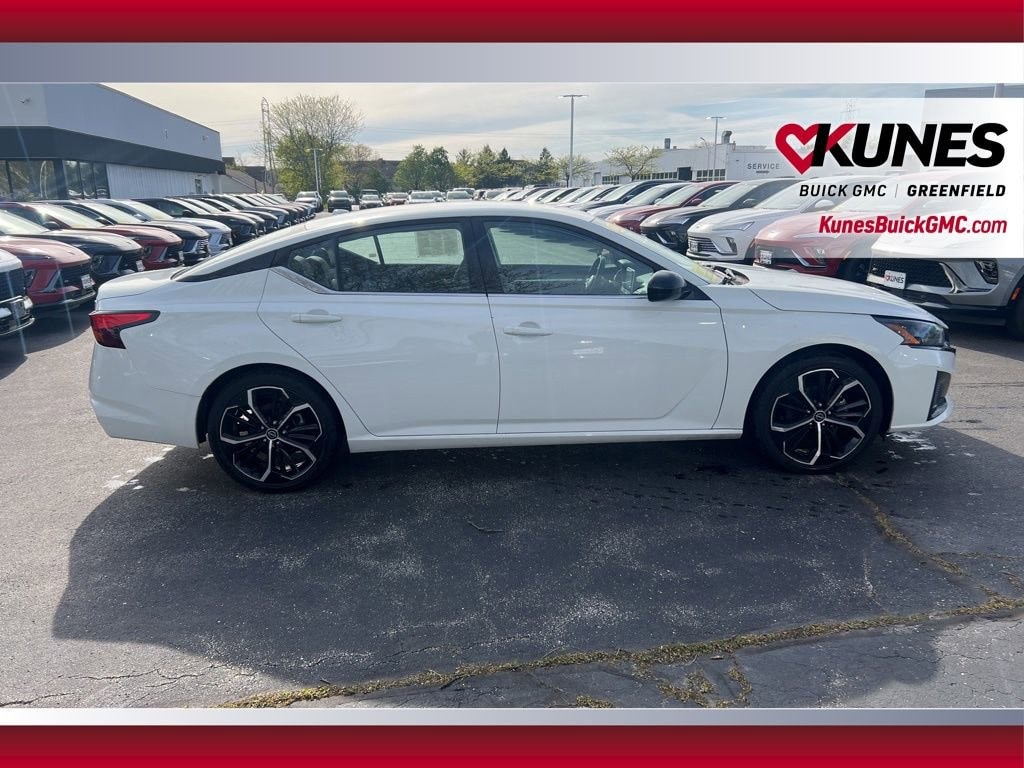 Used 2024 Nissan Altima 2.5 SR