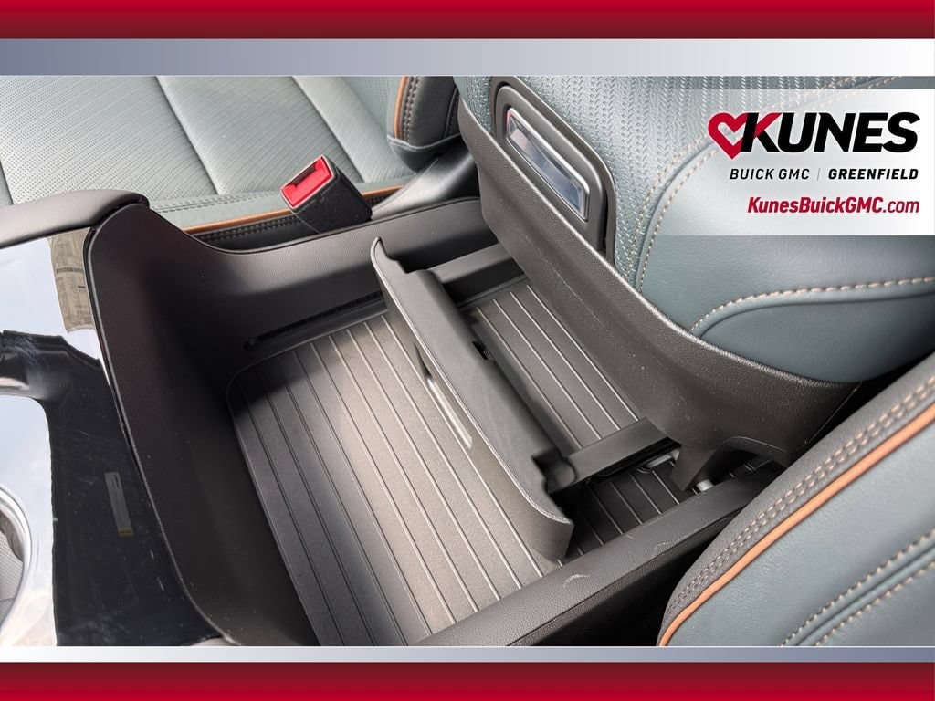 2026 GMC Yukon AT4 - Photo 10