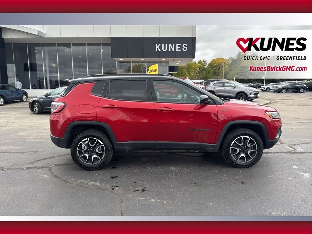 Used 2025 Jeep Compass Trailhawk