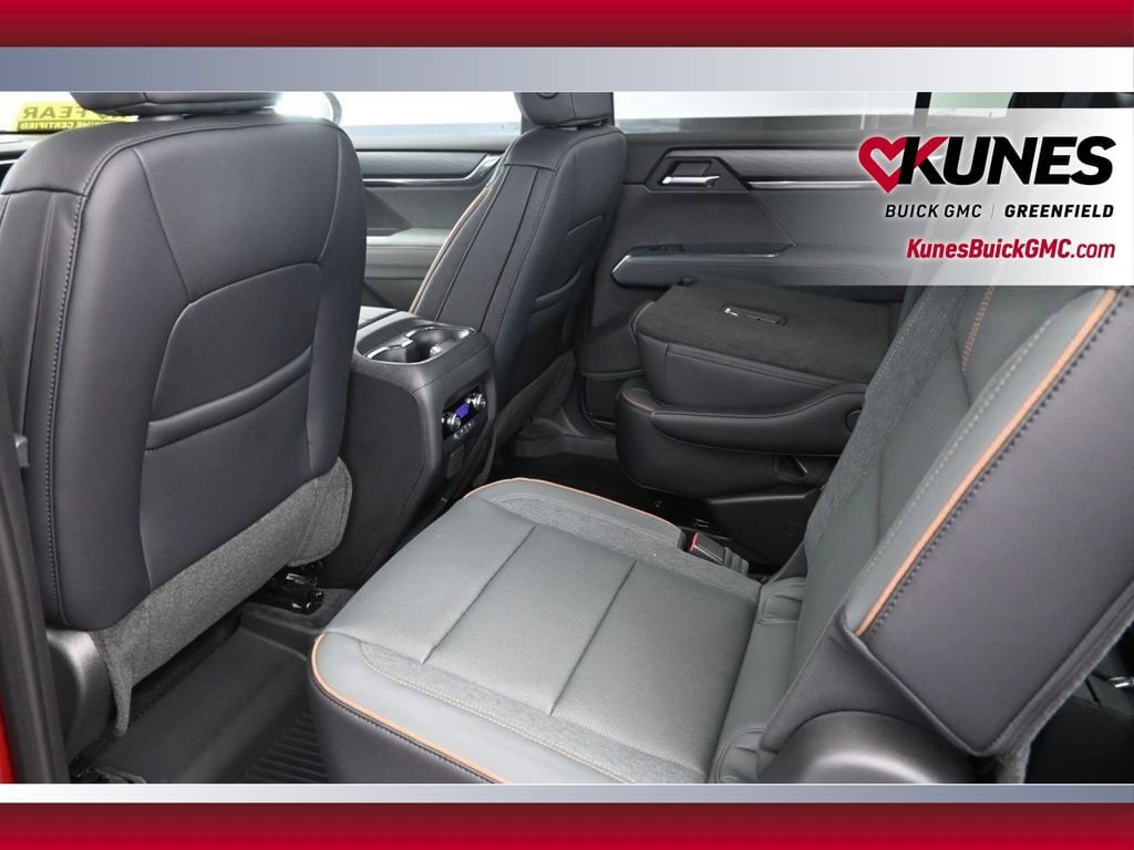 2025 GMC Acadia AT4 - Photo 16
