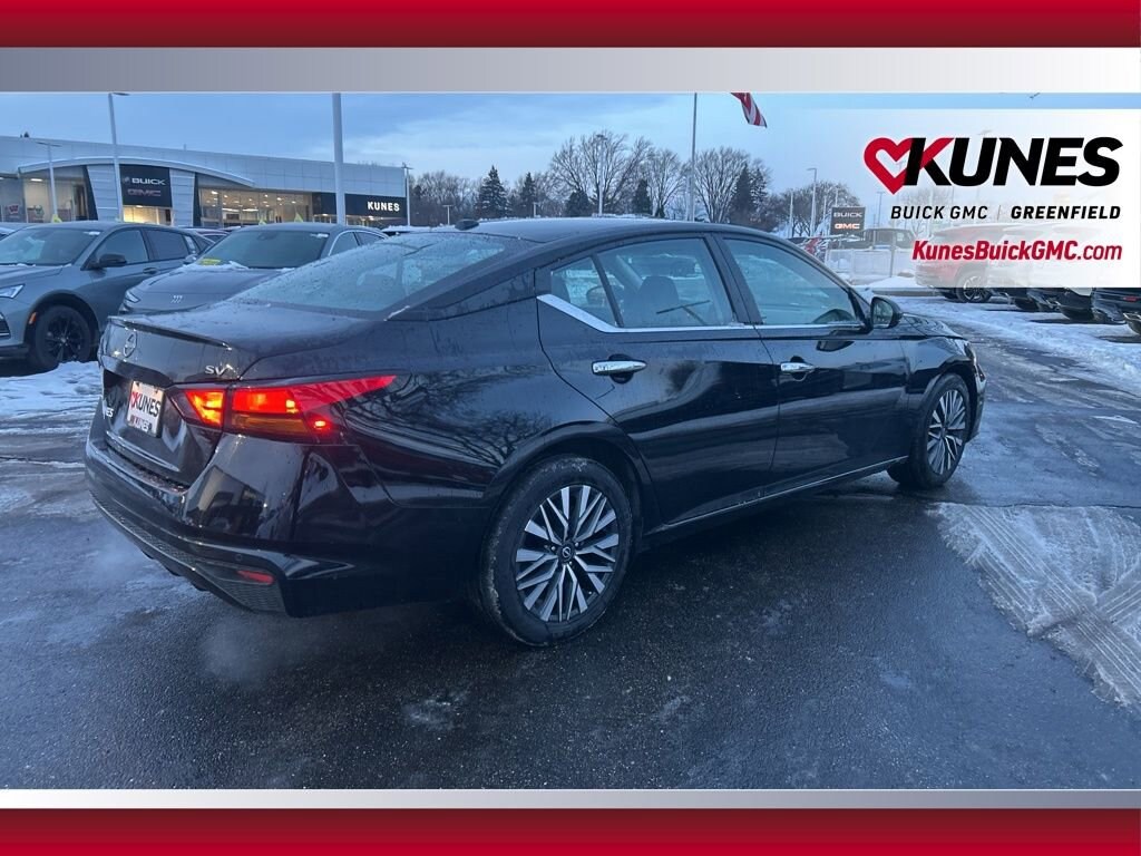 Used 2023 Nissan Altima 2.5 SV