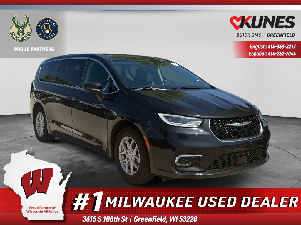 Used 2023 Chrysler Pacifica Touring L