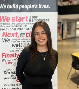 Staff member Alina Ramos from 4d011775870a
