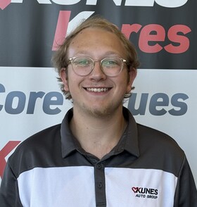 Staff member Nicholas Haave from 4d011775870a