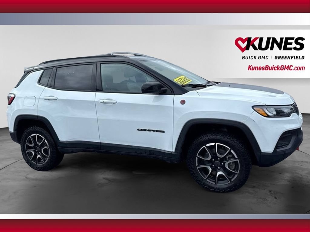 Used 2025 Jeep Compass Trailhawk