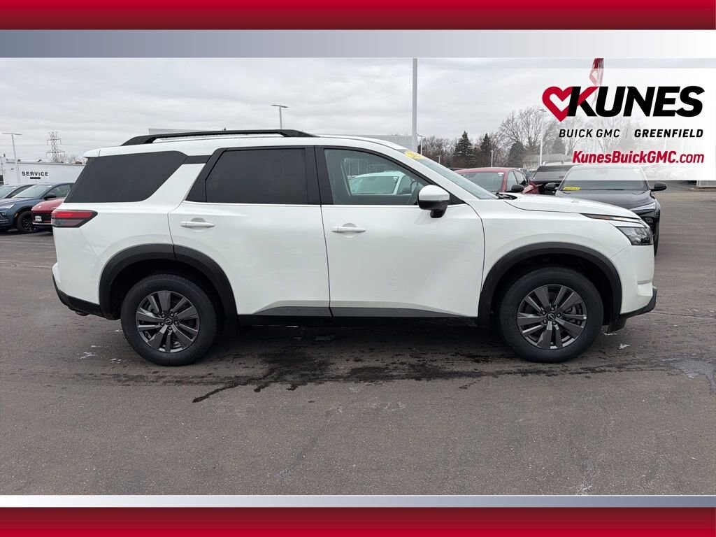 Used 2025 Nissan Pathfinder SV