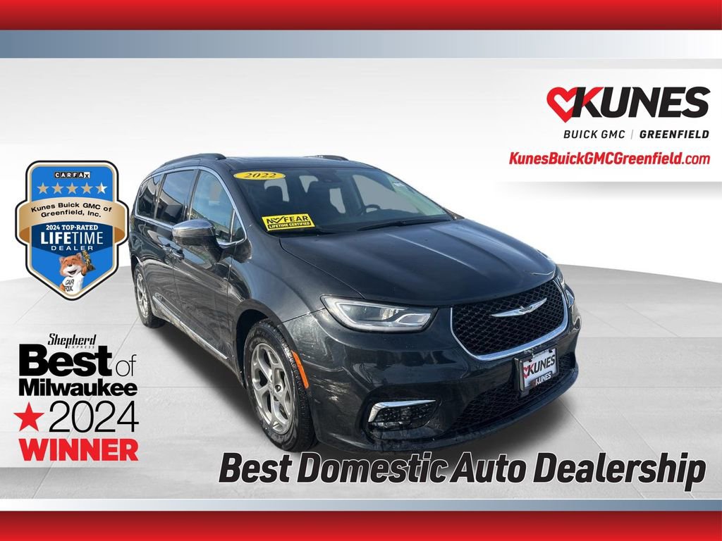 2022 Chrysler Pacifica Limited's photo