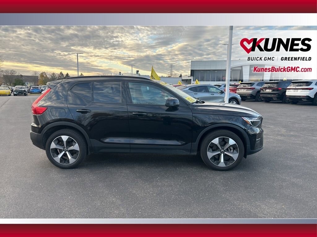 Used 2024 Volvo XC40 Core Bright Theme