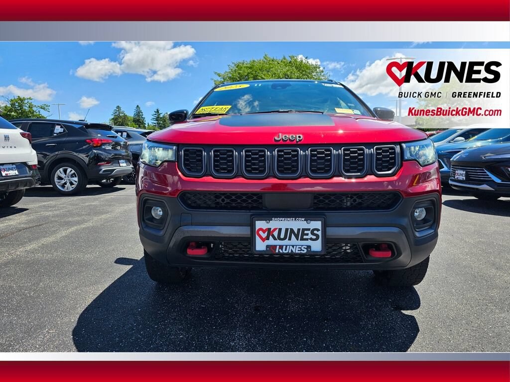 Used 2025 Jeep Compass Trailhawk