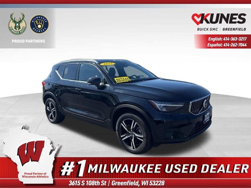 Used 2025 Volvo XC40 Core Bright Theme