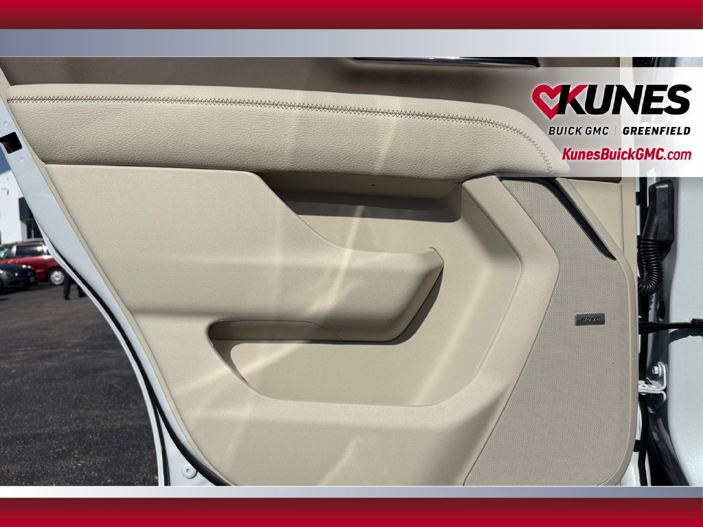 2027 GMC Yukon Denali - Photo 33