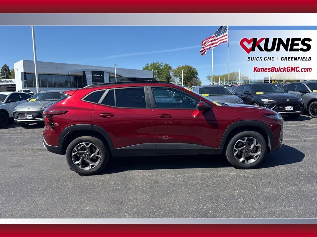 Used 2025 Chevrolet Trax LT SUV