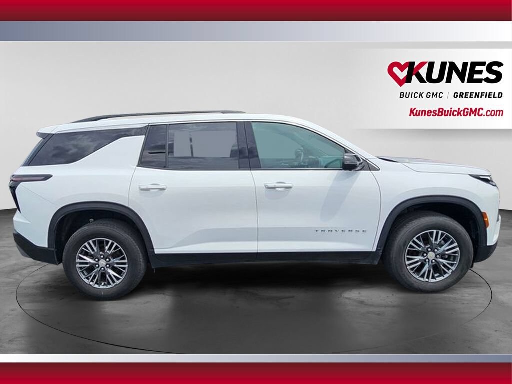 Used 2024 Chevrolet Traverse LT SUV