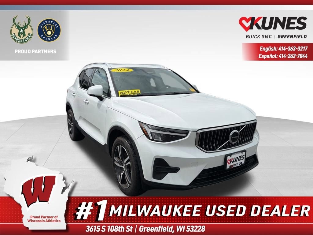 2024 Volvo XC40 B5 Core Bright AWD's photo