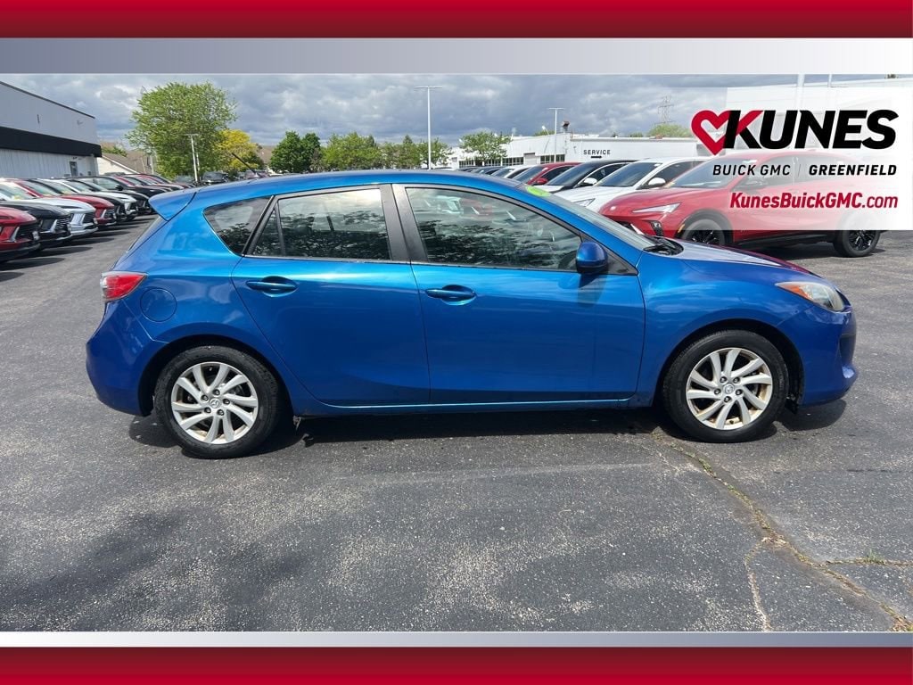 Used 2012 Mazda MAZDA3 i Touring with VIN JM1BL1L87C1660106 for sale in Greenfield, WI