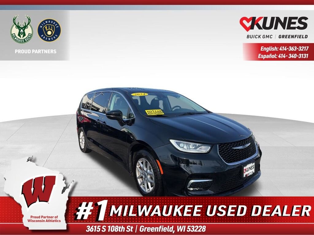 Used 2024 Chrysler Pacifica Touring L