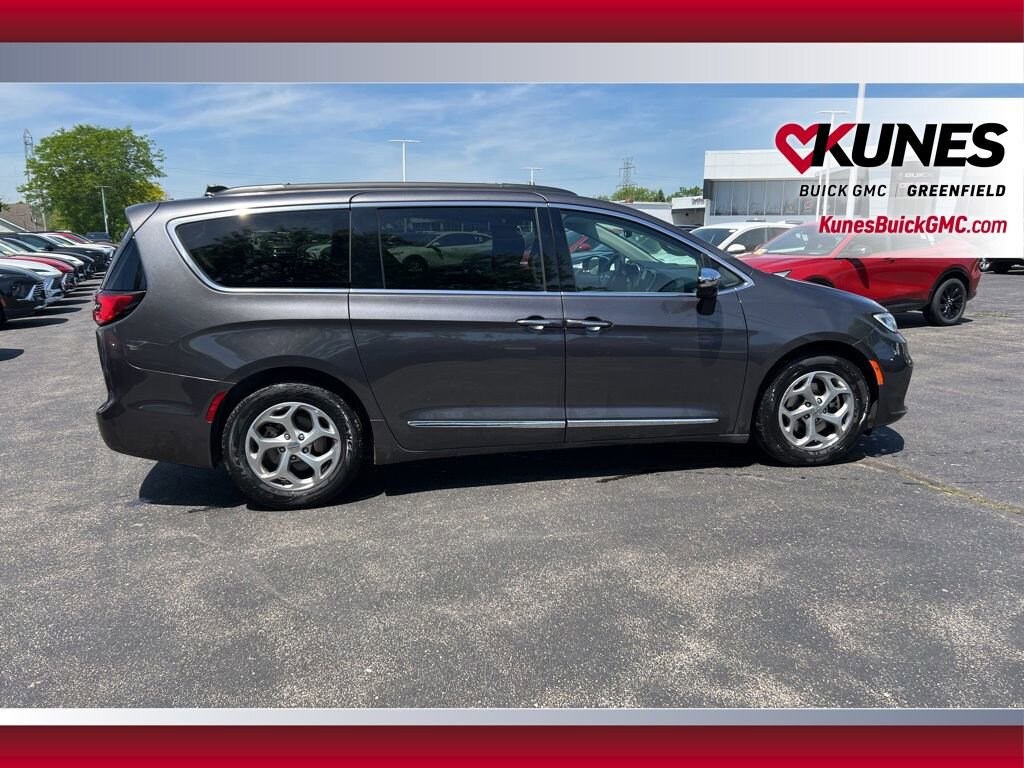 Used 2023 Chrysler Pacifica Limited