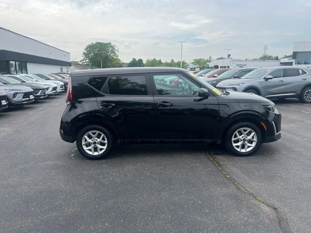 Used 2025 Kia Soul LX