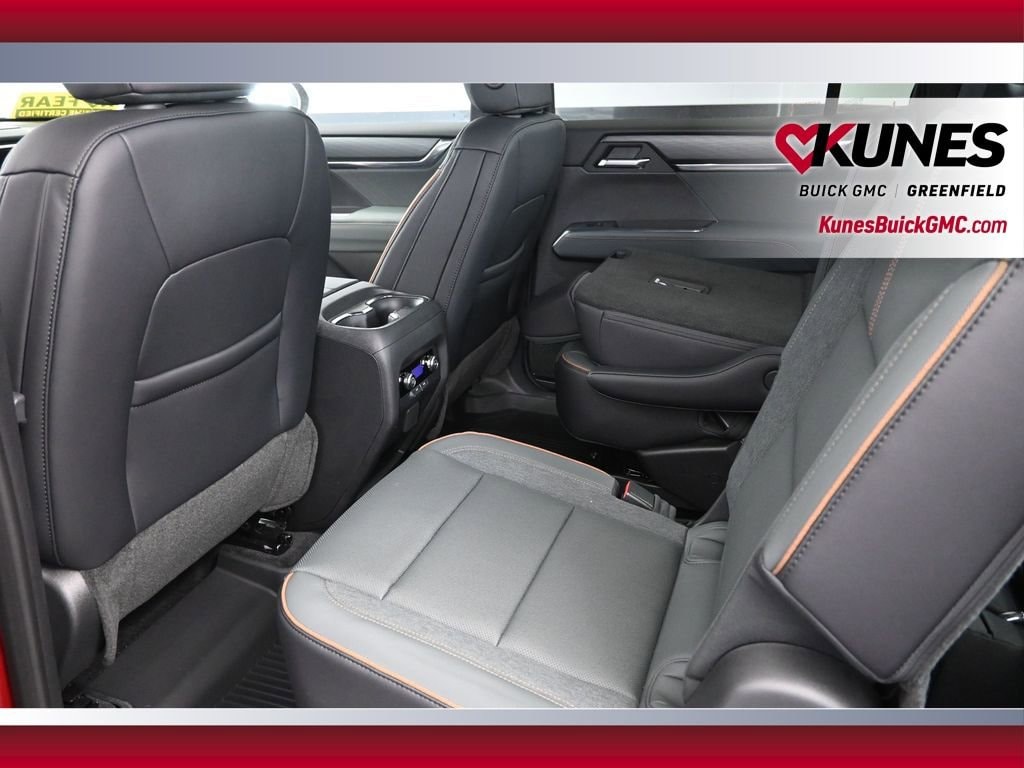 2025 GMC Acadia AT4 - Photo 16