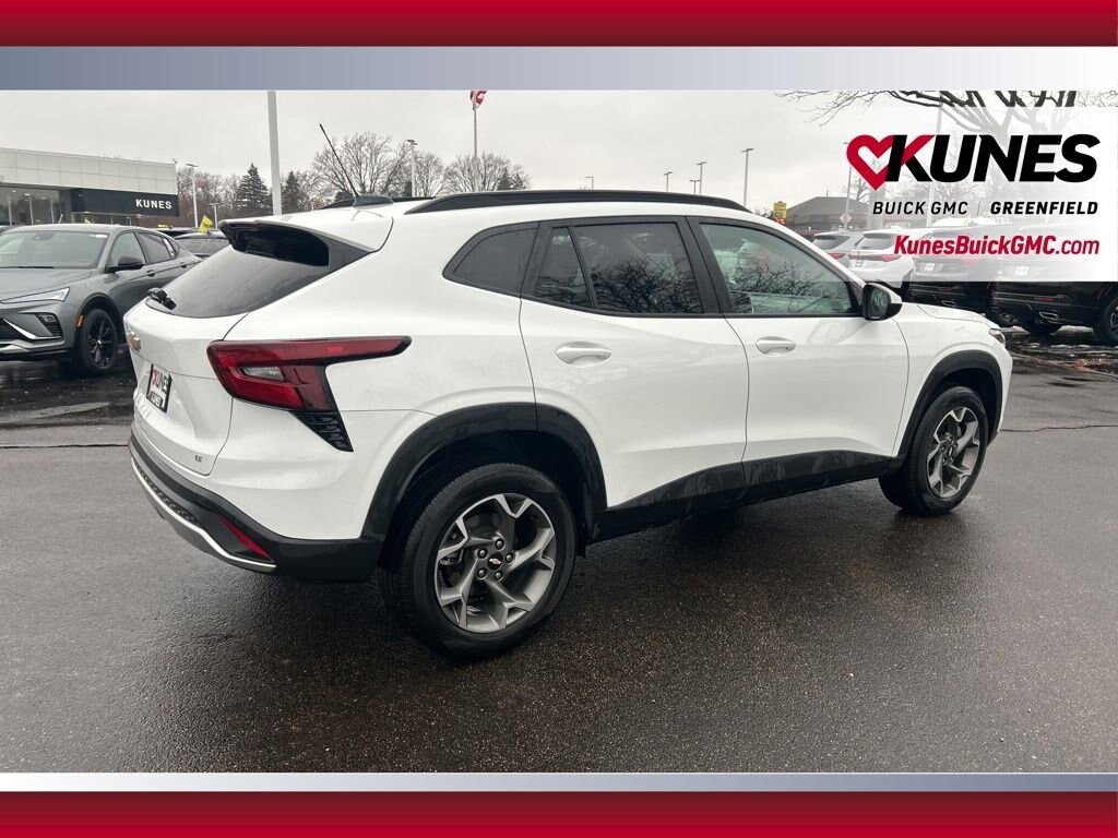 Used 2025 Chevrolet Trax LT SUV