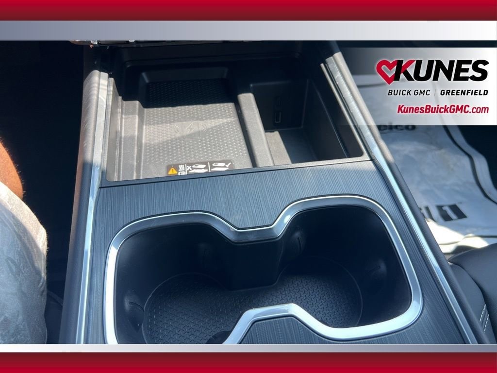 2025 GMC Acadia Elevation - Photo 32
