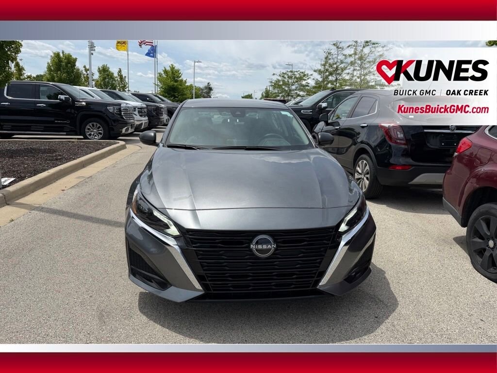 Used 2025 Nissan Altima SV Sedan
