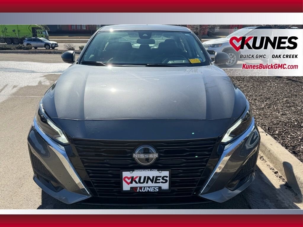 Used 2025 Nissan Altima SV Sedan