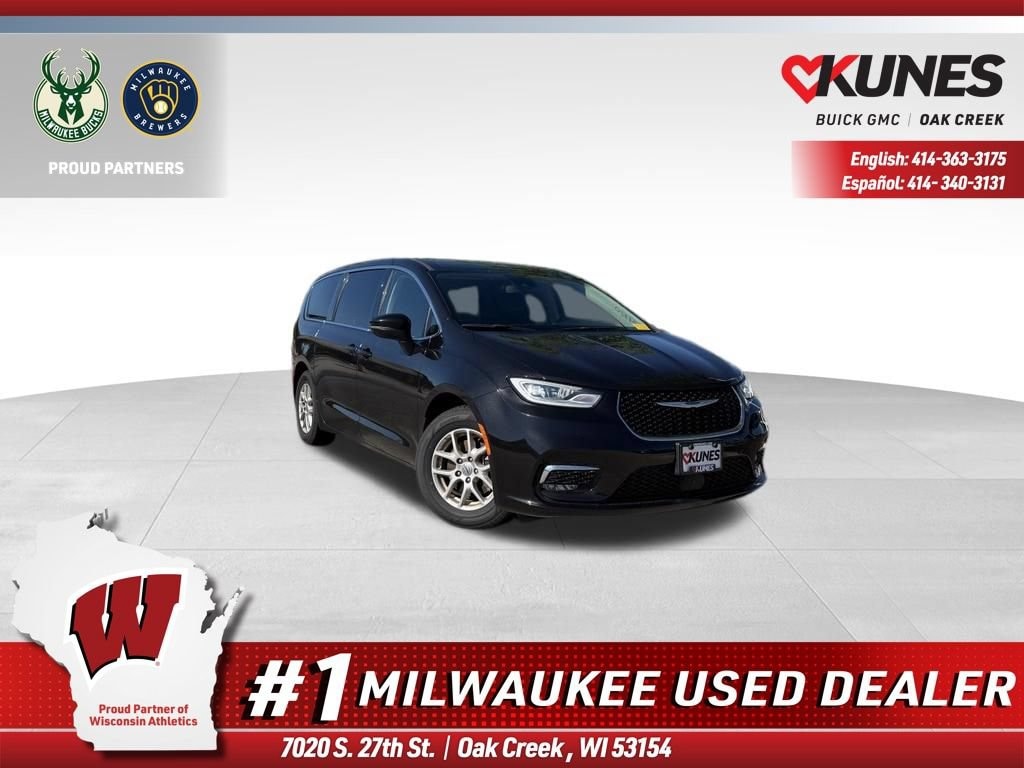 Used 2023 Chrysler Pacifica Touring L Van Passenger Van