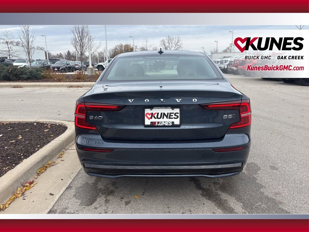 2025 Volvo S60 B5 Core photo 3