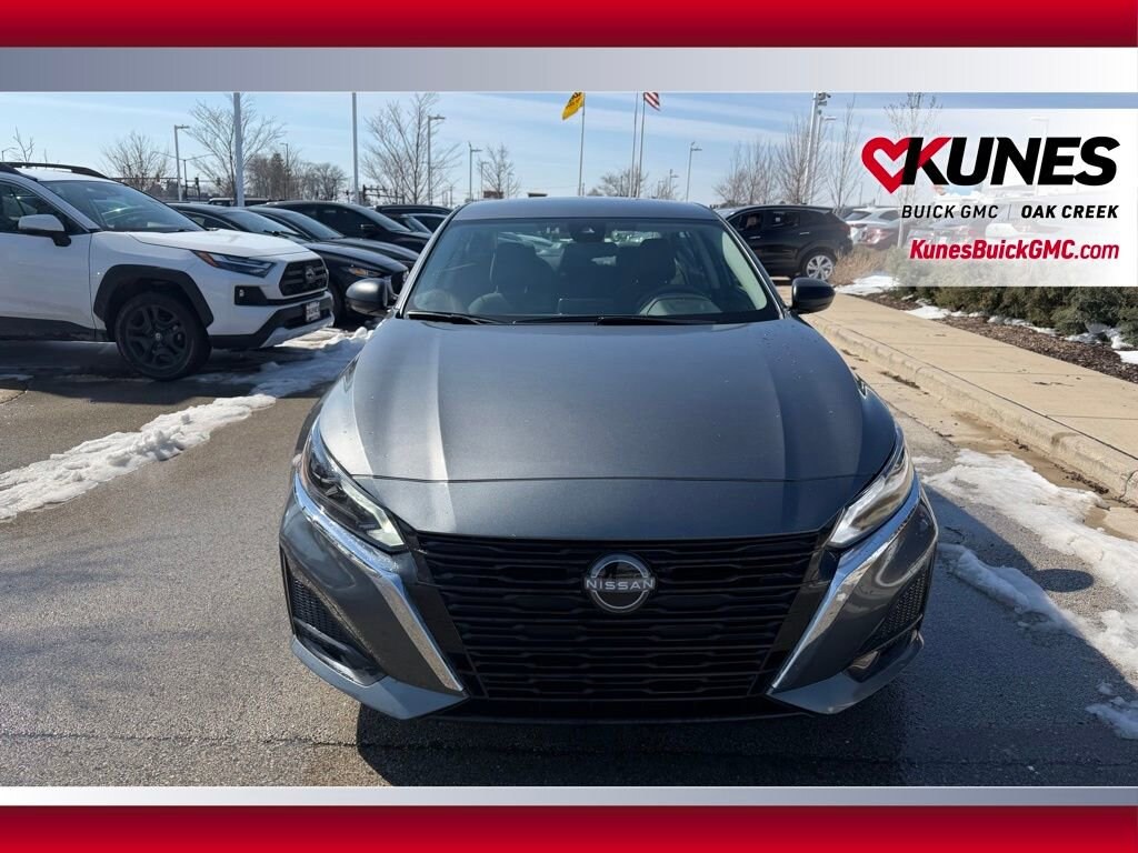 Used 2025 Nissan Altima SV Sedan