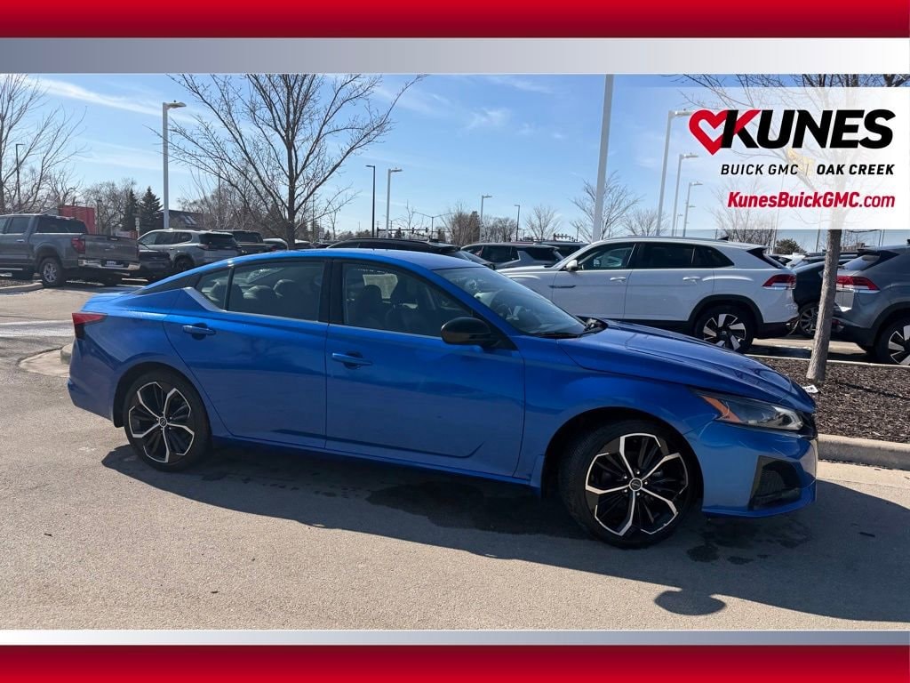 Used 2025 Nissan Altima SR Sedan