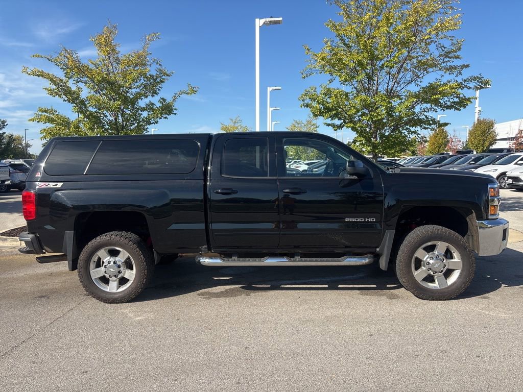 2016 Chevrolet Silverado 2500HD LT photo 3