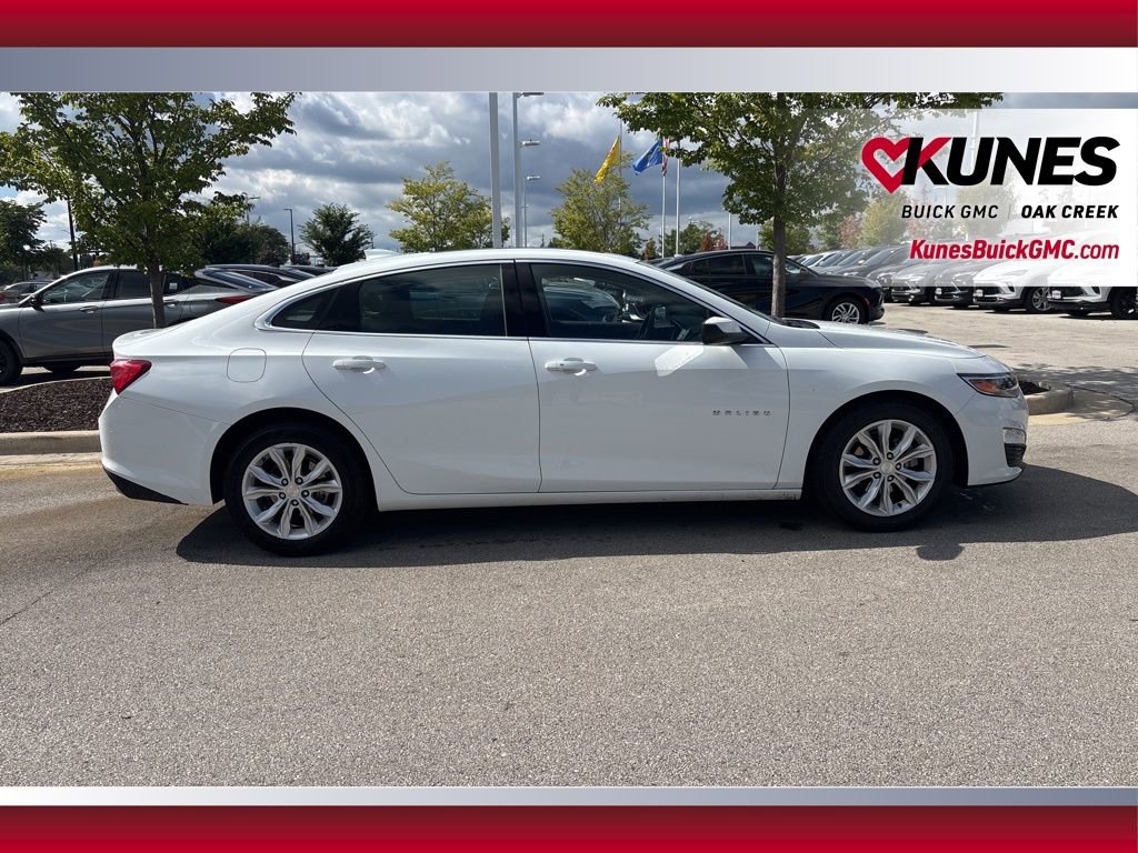 2024 Chevrolet Malibu 1LT photo 3