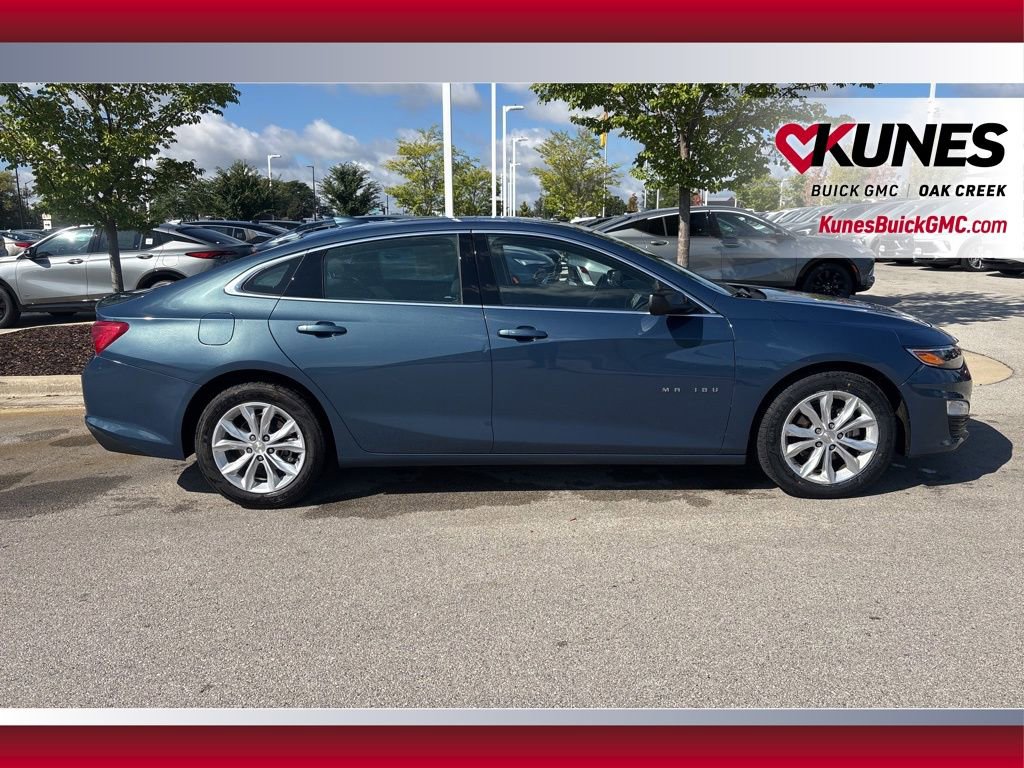 2024 Chevrolet Malibu 1LT photo 2