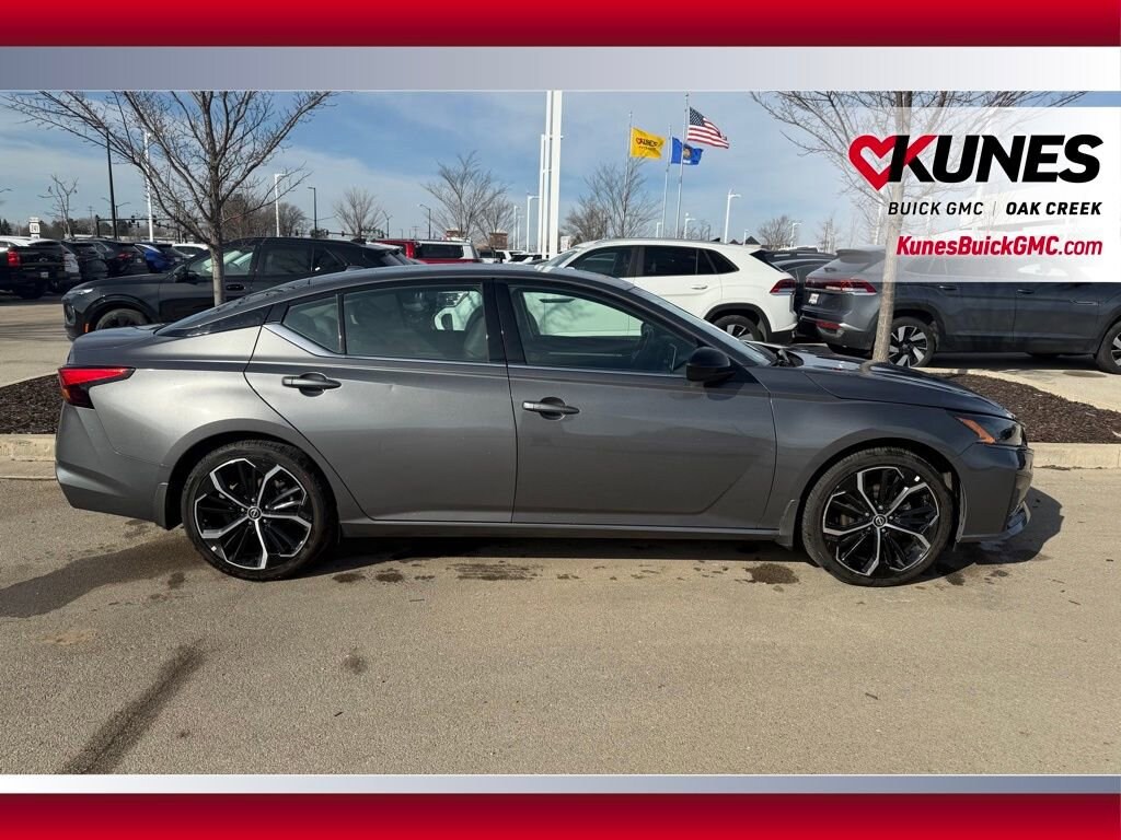 Used 2025 Nissan Altima SR Sedan