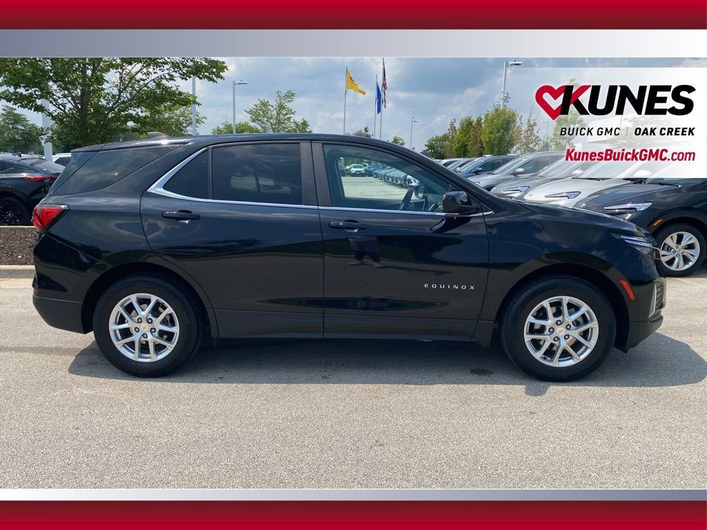 2024 Chevrolet Equinox LT photo 3