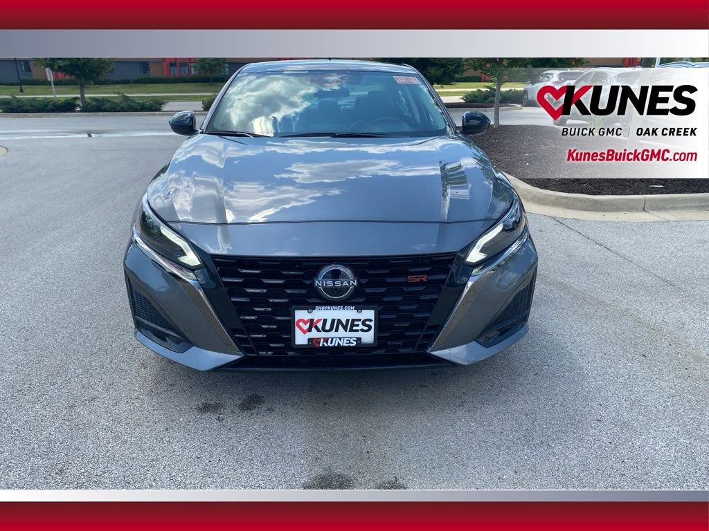 2024 Nissan Altima 2.5 SR photo 2
