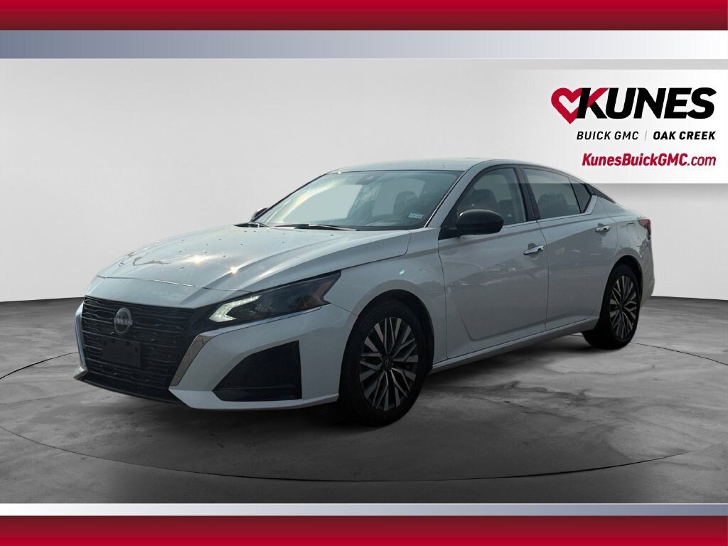 Used 2025 Nissan Altima SV Sedan